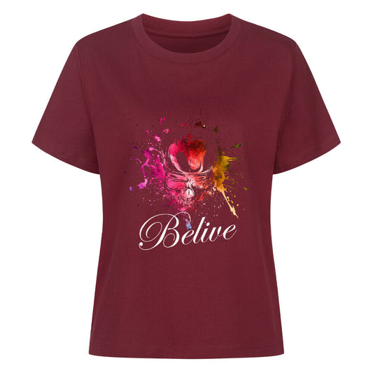 Premium Organic Shirt Women in Burgunder mit Skelettkopf Motiv und dem Schriftzug "Belive"
