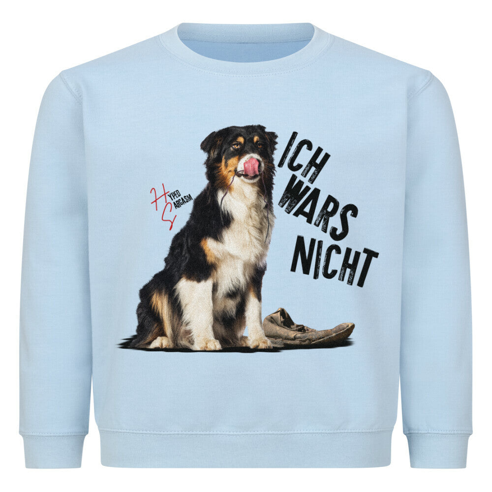 Classic Sweatshirt Kids in Babyblau mit unschuldigem Hunde Motiv und dem Spruch "Ich wars nicht" und Hyped sarcasm Logo