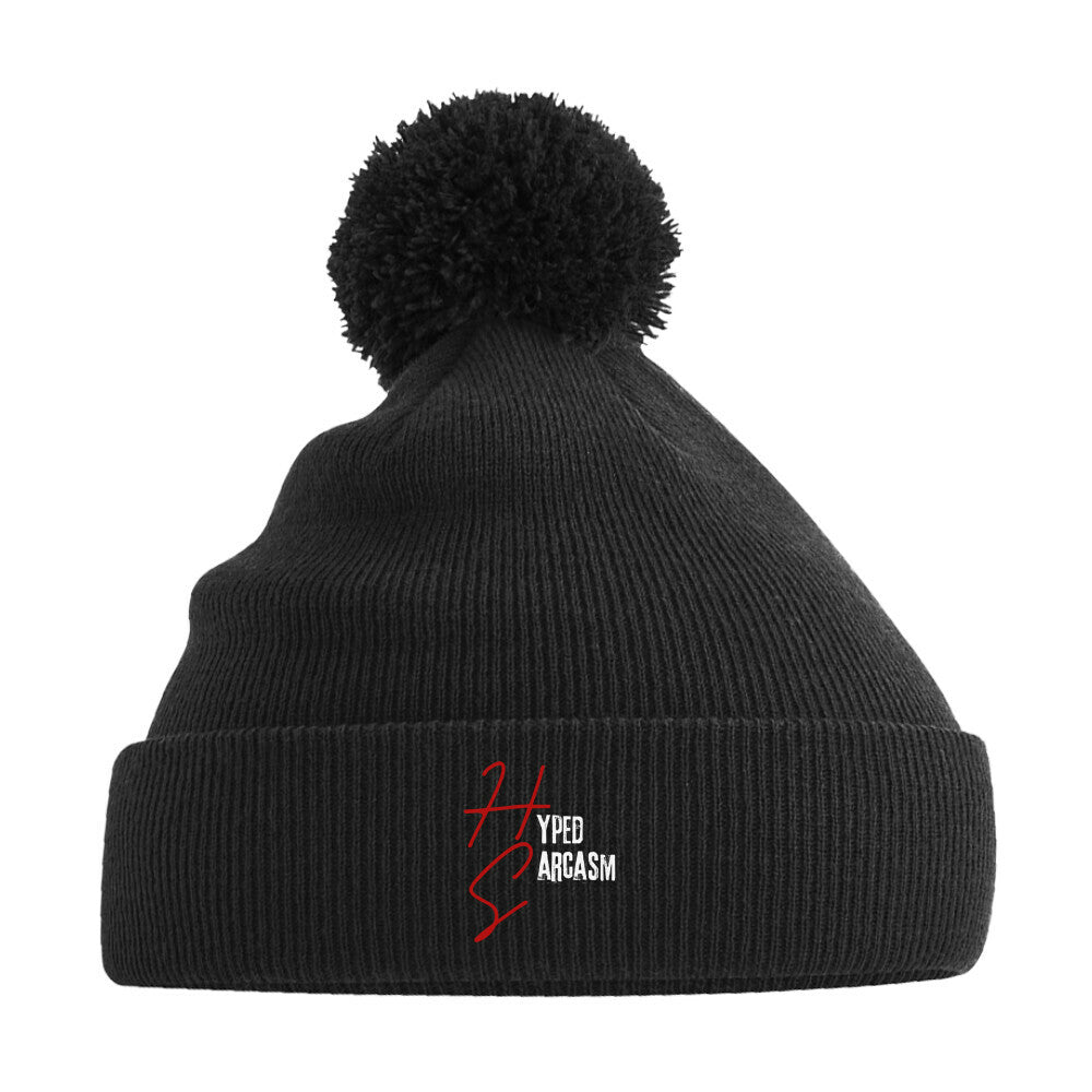 Bommelmütze in Schwarz mit Hyped Sarcasm Logo Vorderansicht