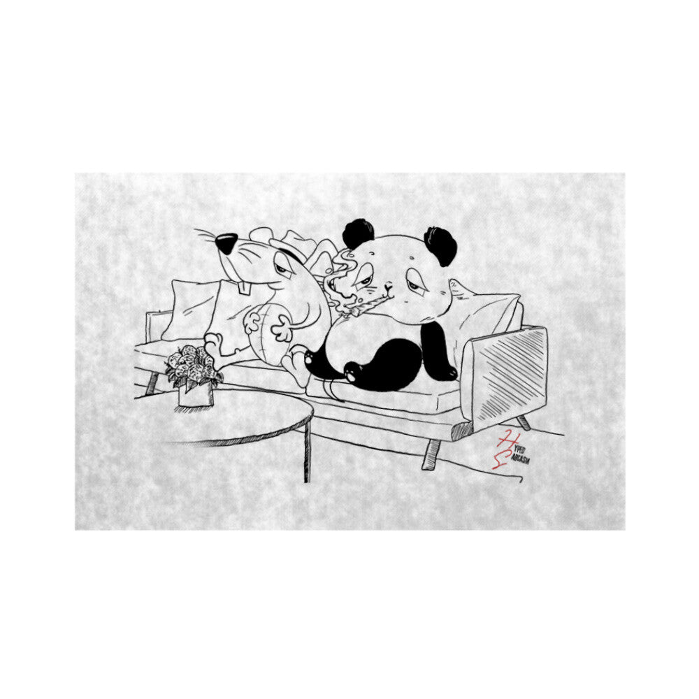 Fußmatte in Weiß mit Panda und Maus Motiv auf Sofa und Hyped Sarcasm Logo