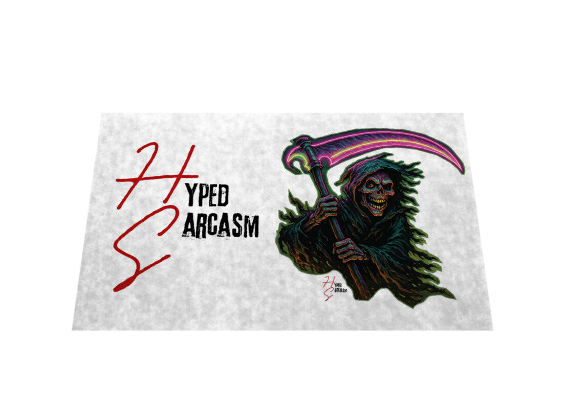 Fußmatte mit Halloween Sensenmann Design und Hyped Sarcasm Logo vertikal